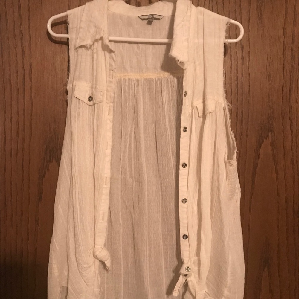 Sold! Lightweight button top